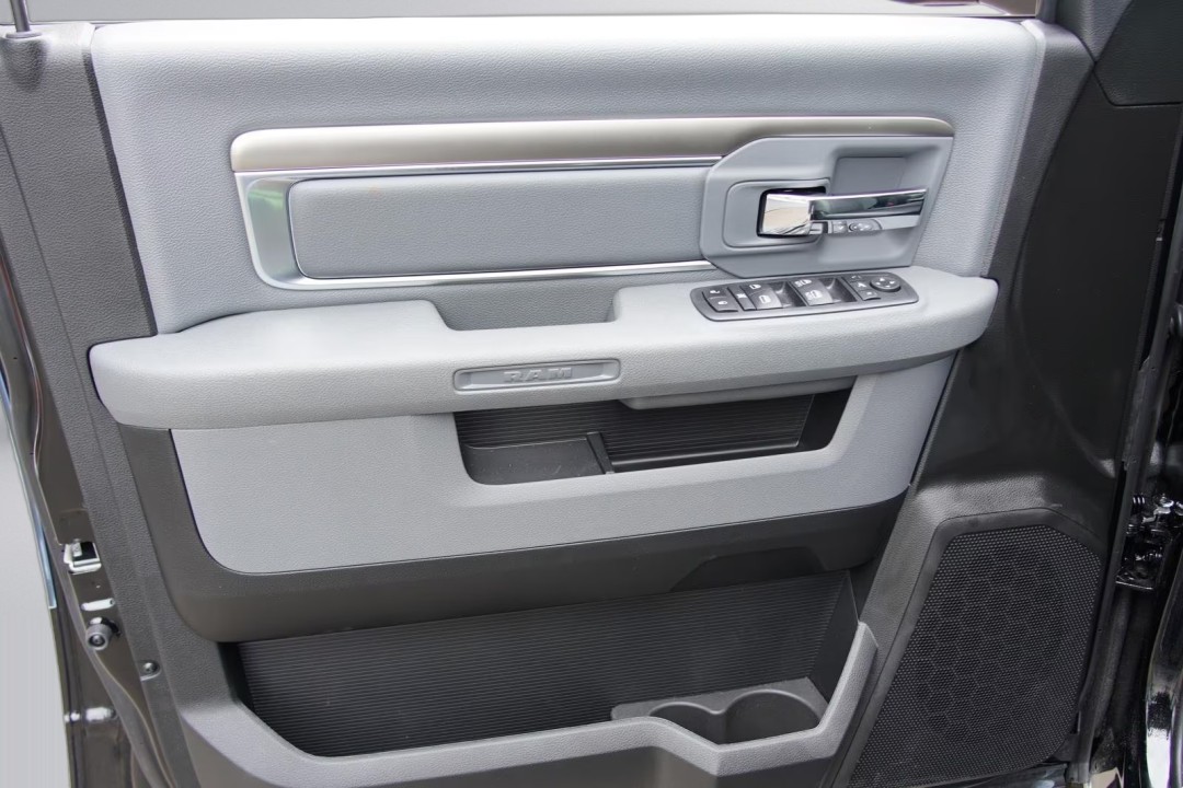 Dodge RAM - foto 12