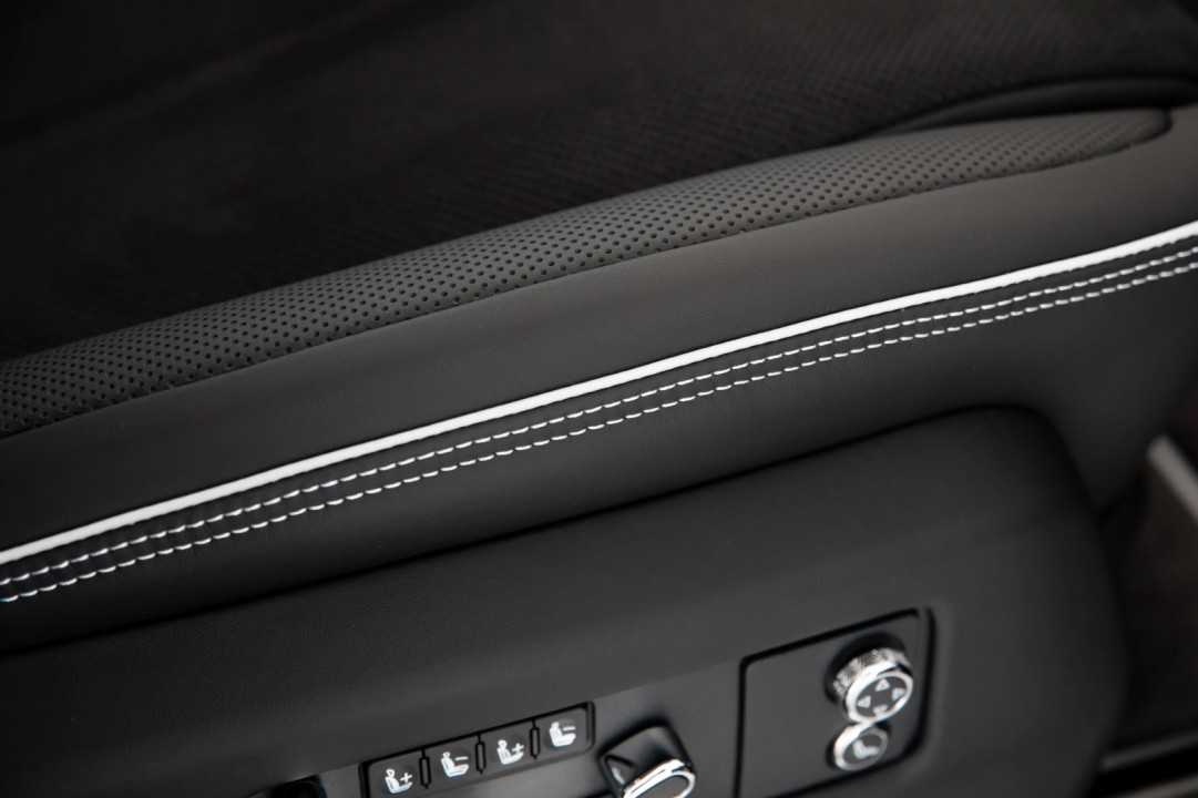 Bentley Bentayga S Black Edition - foto 23