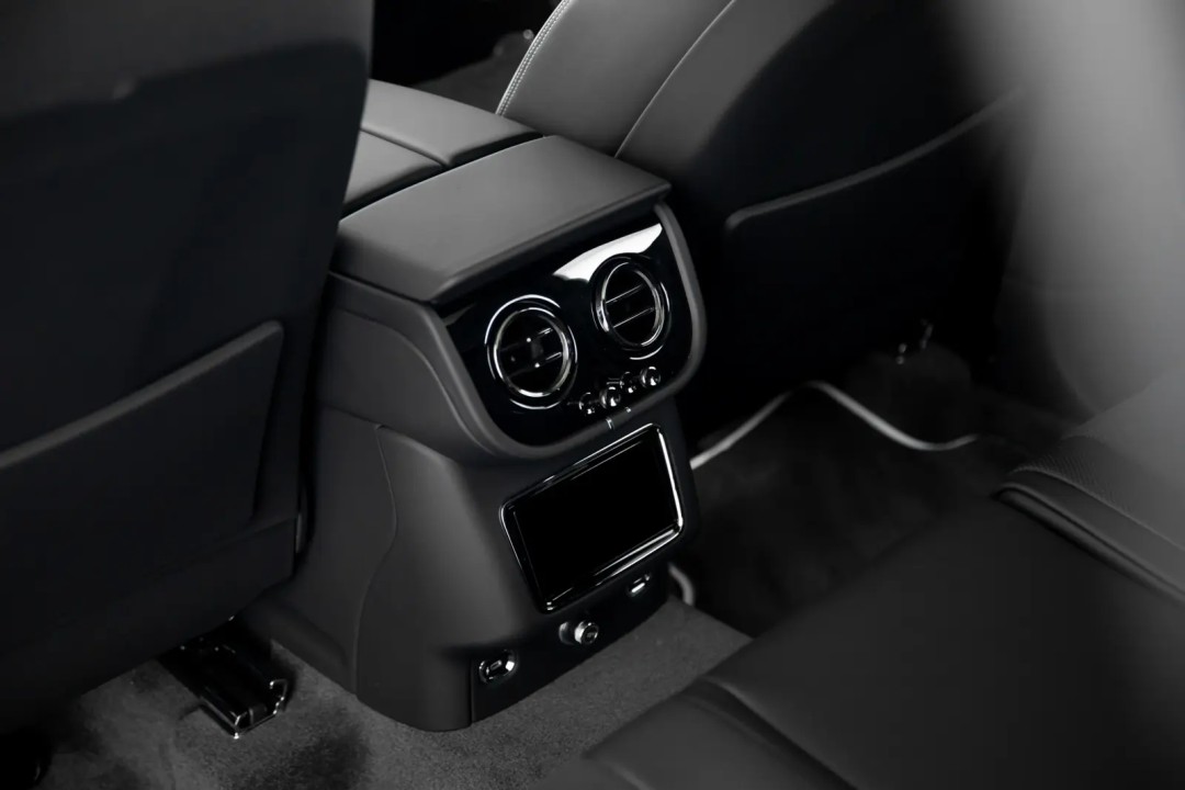 Bentley Bentayga S Black Edition - foto 18