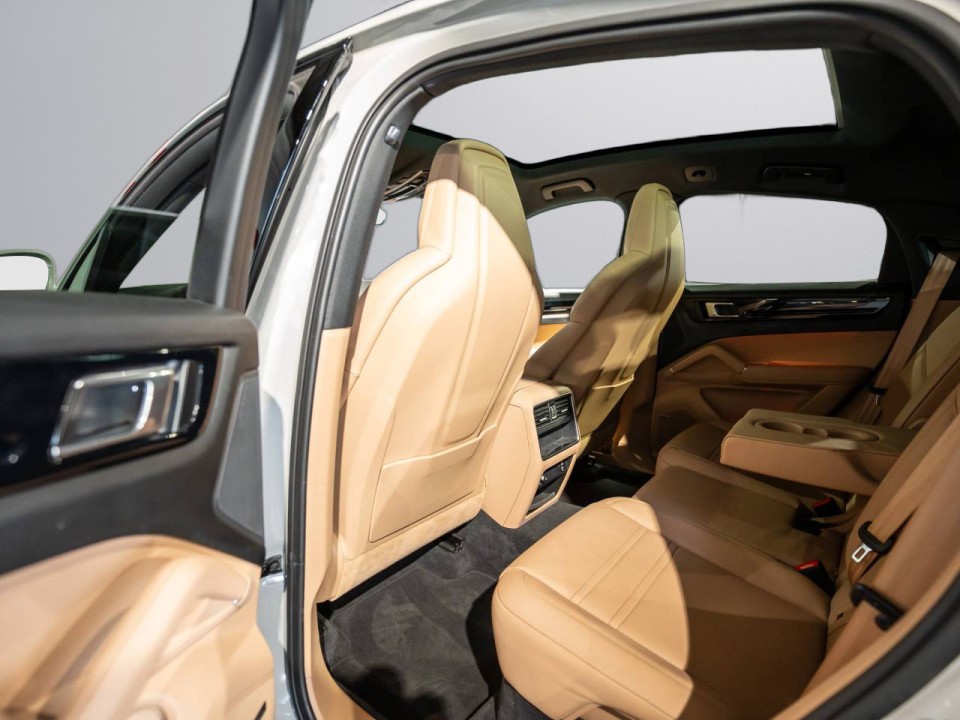 Porsche Cayenne Coupe E-Hybrid Platinum Edition - foto 8