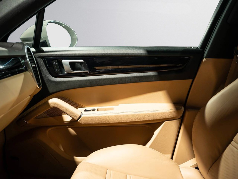 Porsche Cayenne Coupe E-Hybrid Platinum Edition - foto 15