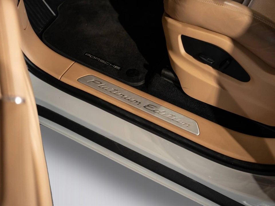 Porsche Cayenne Coupe E-Hybrid Platinum Edition - foto 26