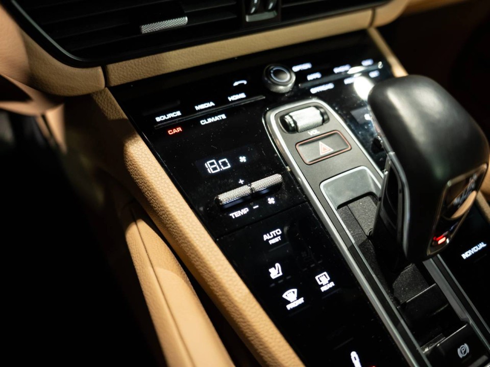 Porsche Cayenne Coupe E-Hybrid Platinum Edition - foto 23