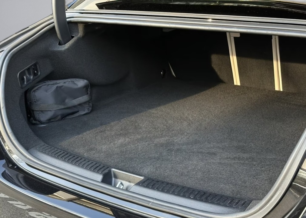 Mercedes-Benz E 300e Exclusive - foto 24
