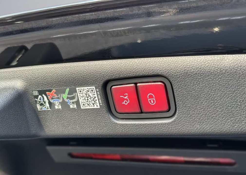 Mercedes-Benz E 300e Exclusive - foto 23