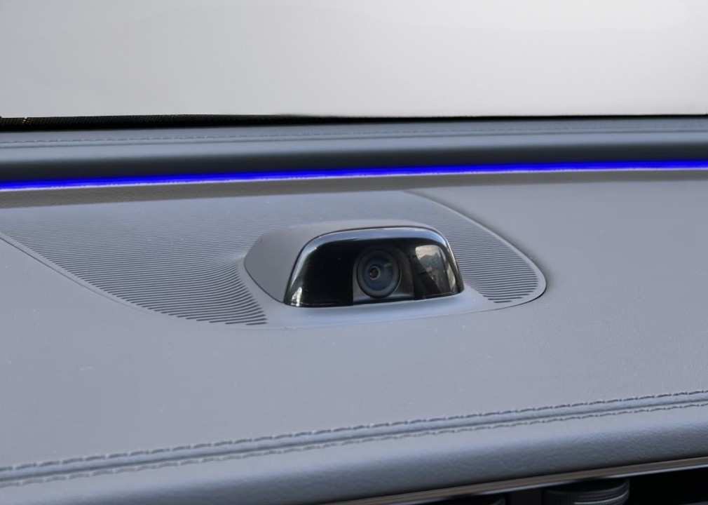 Mercedes-Benz E 300e Exclusive - foto 19