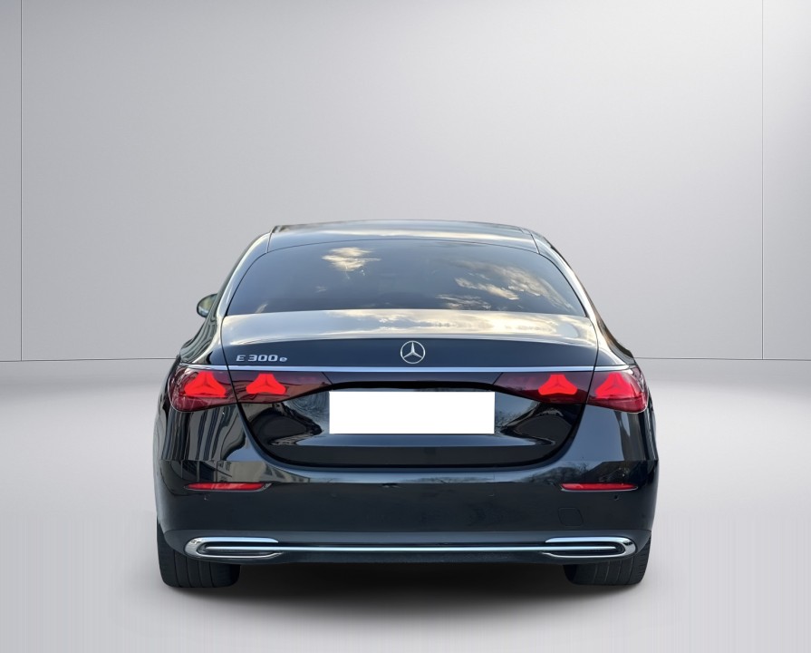Mercedes-Benz E 300e Exclusive (3)