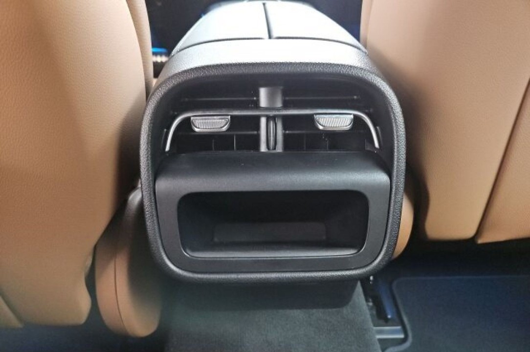 Mercedes-Benz E 300e AMG Line - foto 12