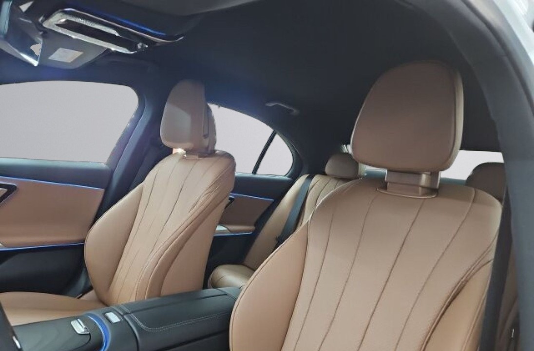 Mercedes-Benz E 300e AMG Line - foto 8