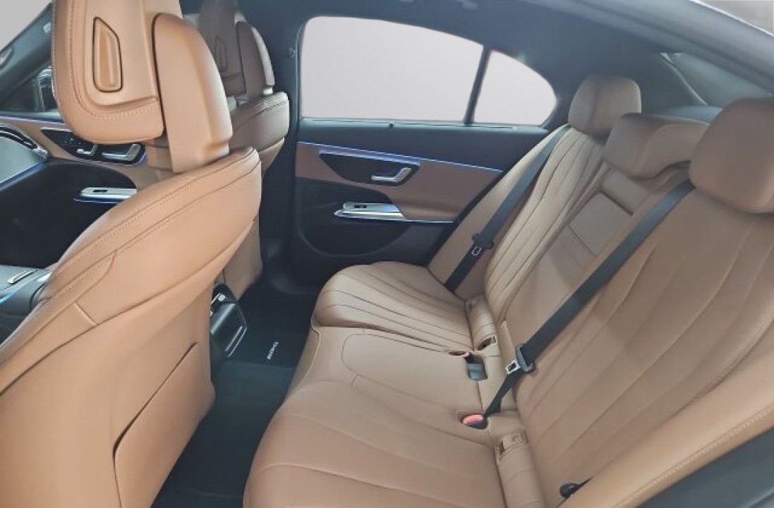 Mercedes-Benz E 300e AMG Line - foto 9
