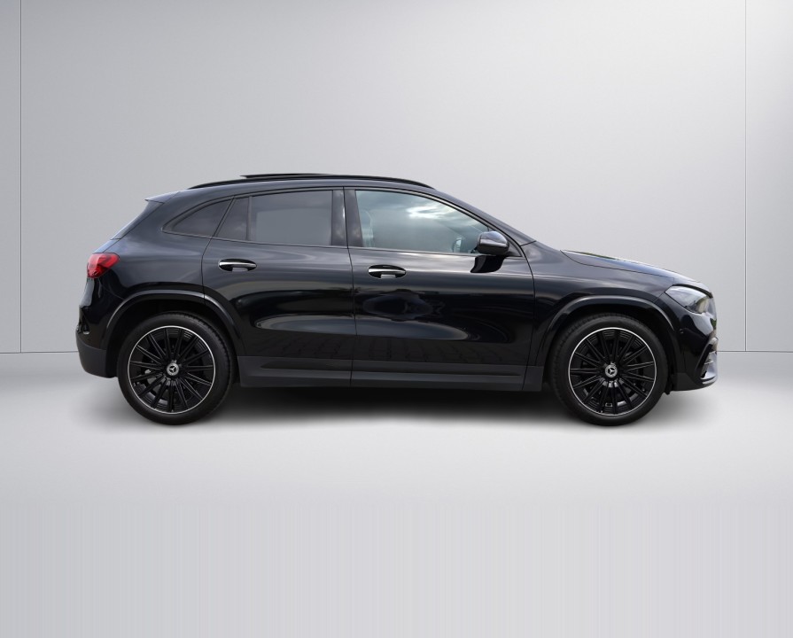 Mercedes-Benz GLA 200d 4MATIC AMG Line (4)