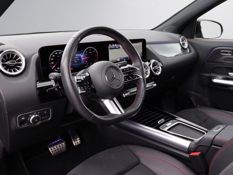 Mercedes-Benz GLA 200d 4MATIC AMG Line - foto 19