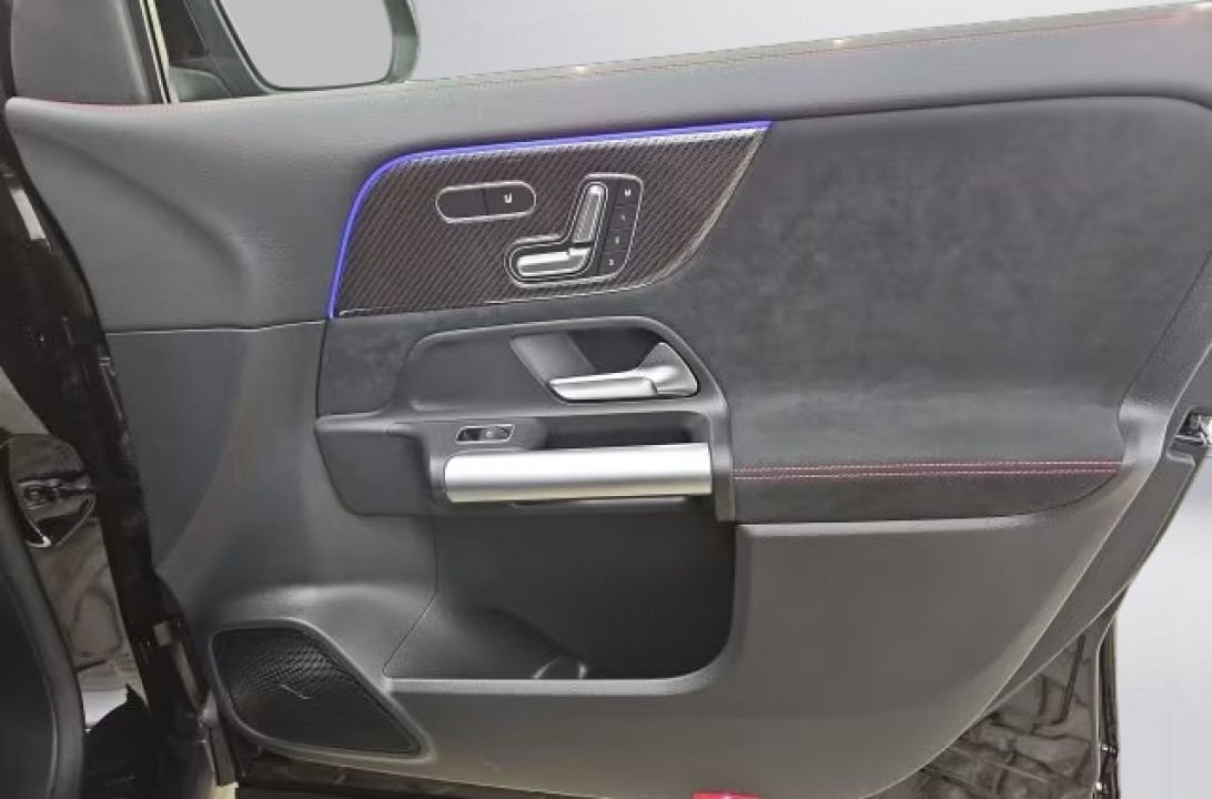 Mercedes-Benz GLA 250 4MATIC AMG Line - foto 17