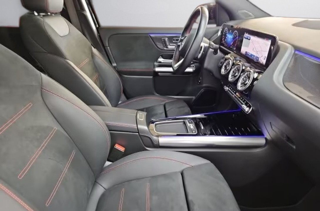 Mercedes-Benz GLA 250 4MATIC AMG Line - foto 10