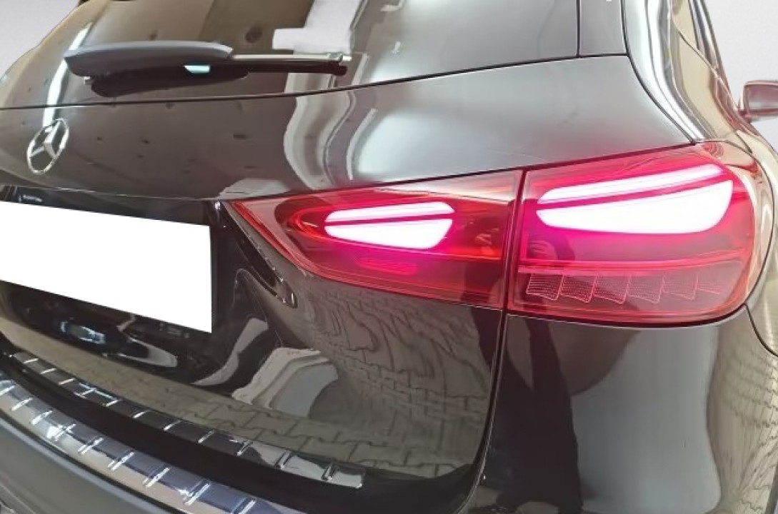 Mercedes-Benz GLA 250 4MATIC AMG Line - foto 21