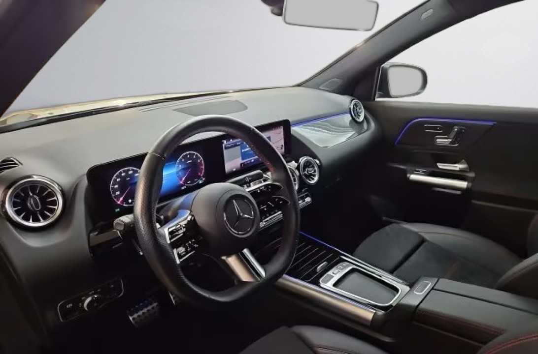 Mercedes-Benz GLA 250 4MATIC AMG Line - foto 7