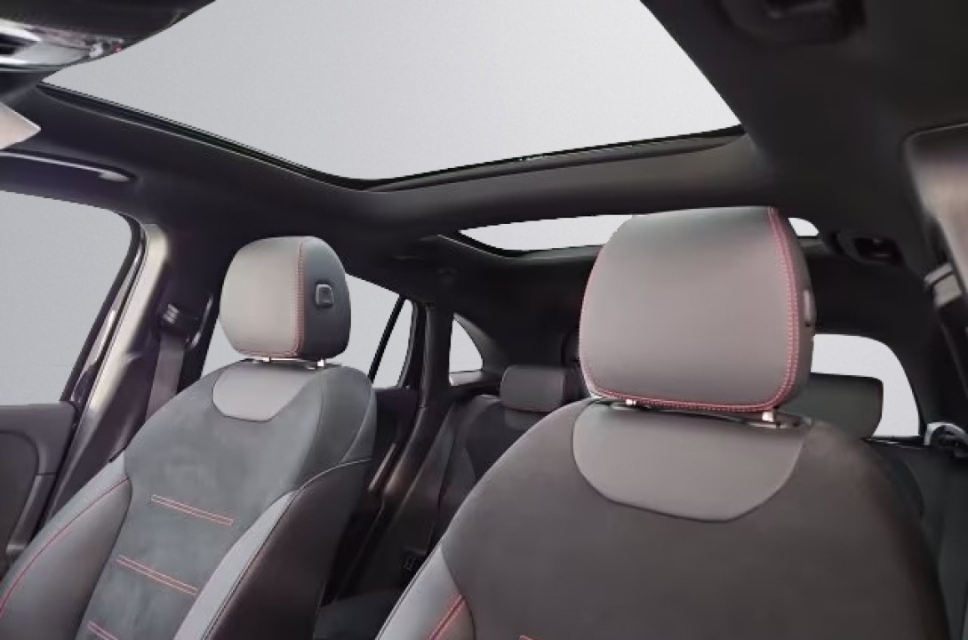 Mercedes-Benz GLA 250 4MATIC AMG Line - foto 12