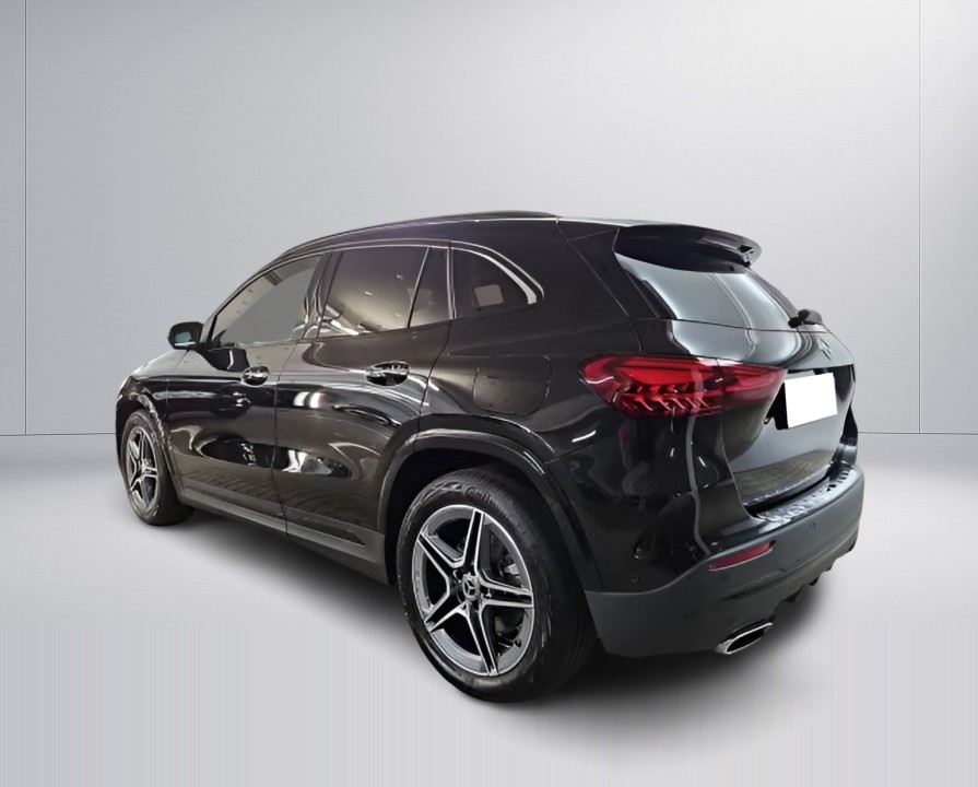 Mercedes-Benz GLA 250 4MATIC AMG Line (4)