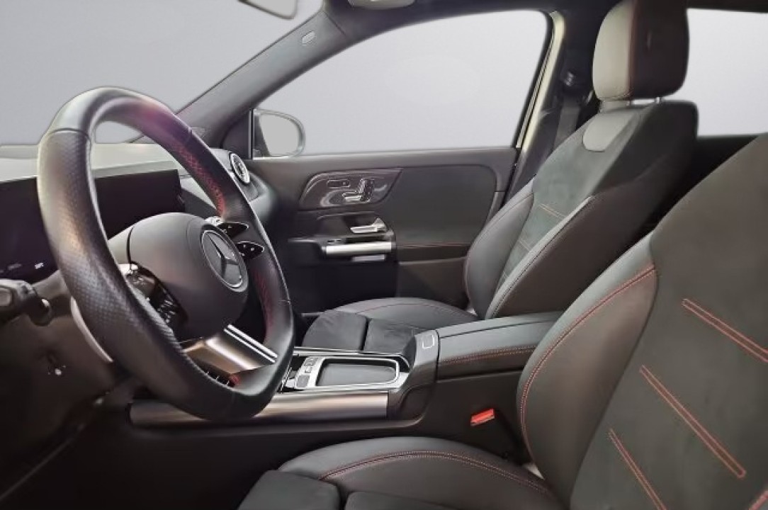Mercedes-Benz GLA 250 4MATIC AMG Line - foto 8
