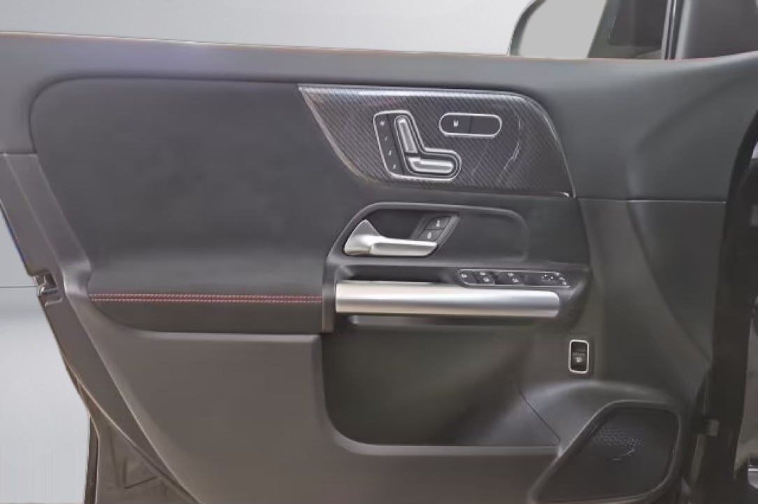 Mercedes-Benz GLA 250 4MATIC AMG Line - foto 16