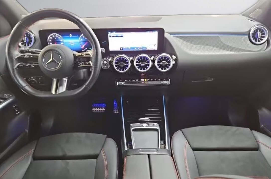 Mercedes-Benz GLA 250 4MATIC AMG Line - foto 11