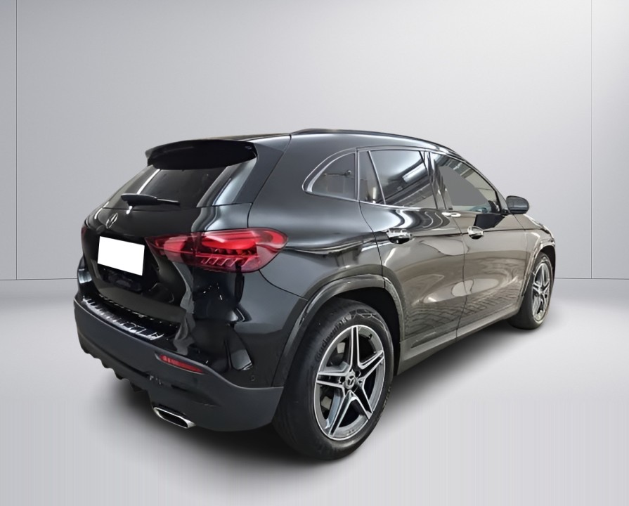 Mercedes-Benz GLA 250 4MATIC AMG Line (2)