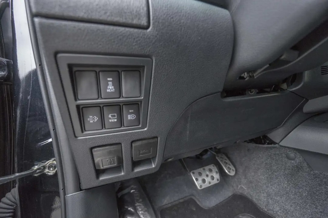 Toyota Hilux 2.8 D-4D Double Cab GR Sport - foto 12