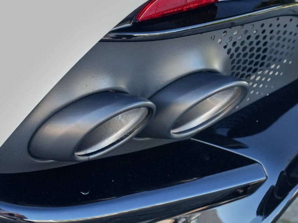Aston Martin DBX - foto 14