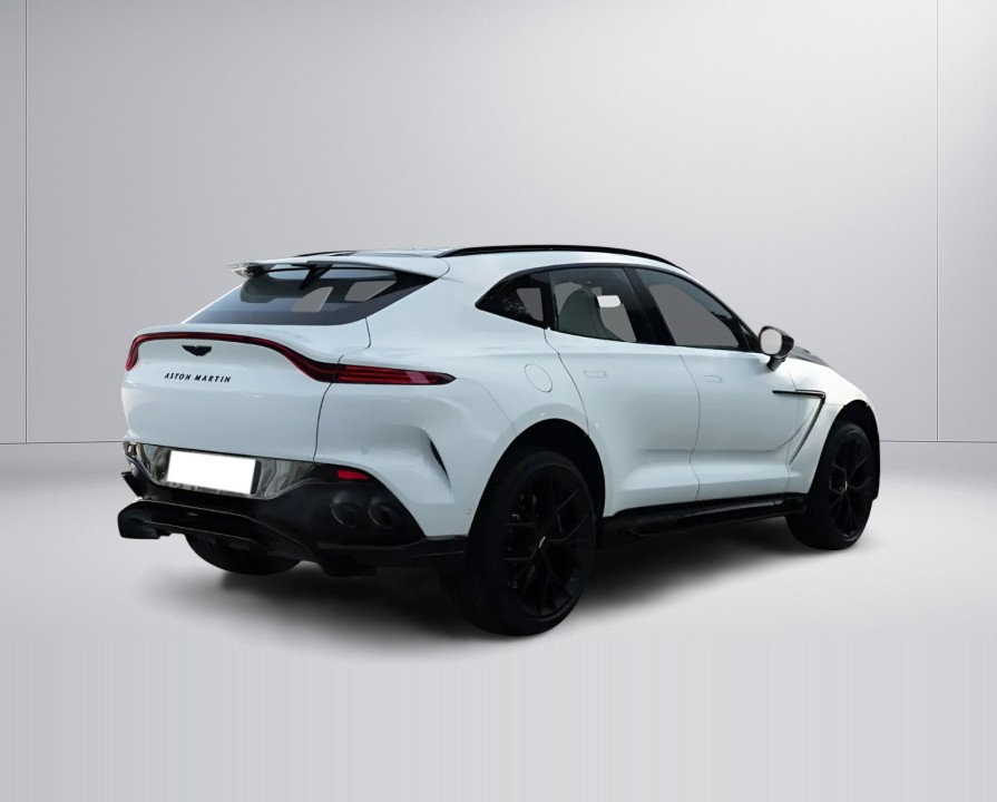 Aston Martin DBX (4)