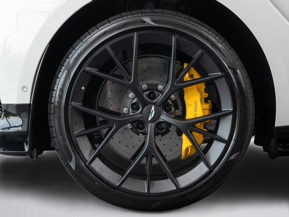 Aston Martin DBX - foto 19