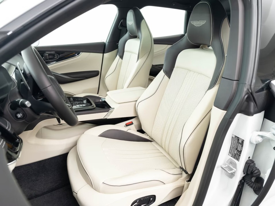 Aston Martin DBX - foto 7