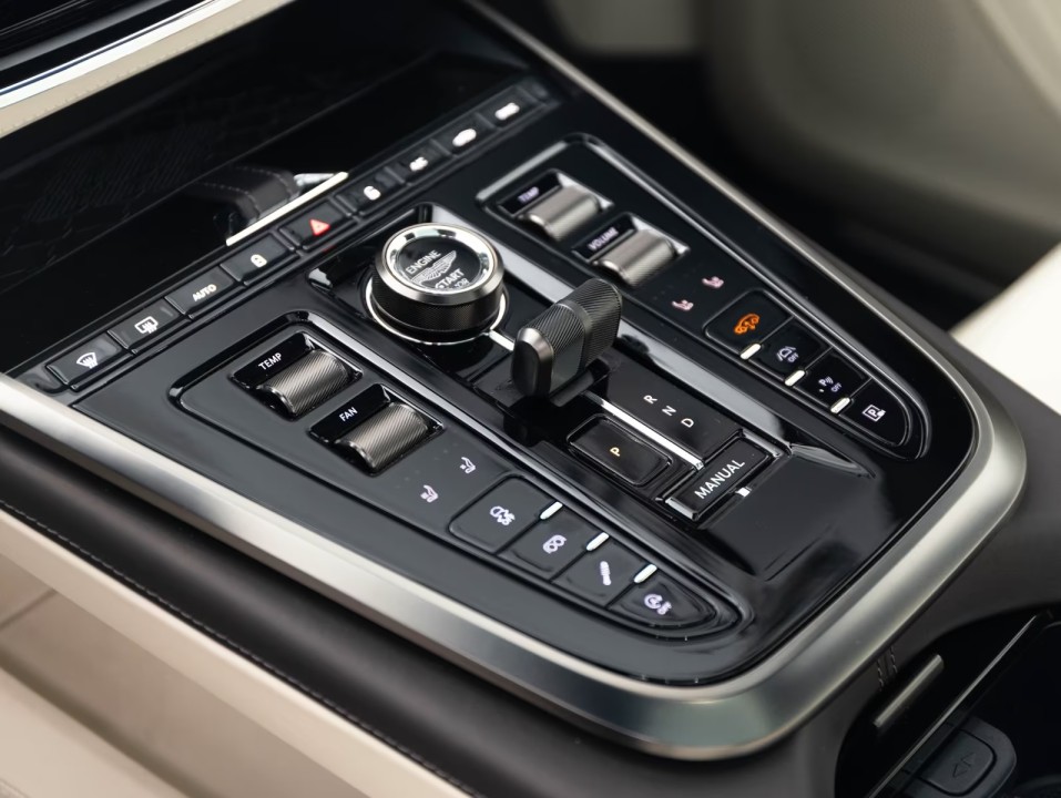 Aston Martin DBX - foto 13