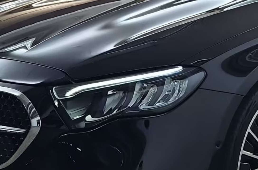 Mercedes-Benz E 220d 4MATIC AMG - foto 19