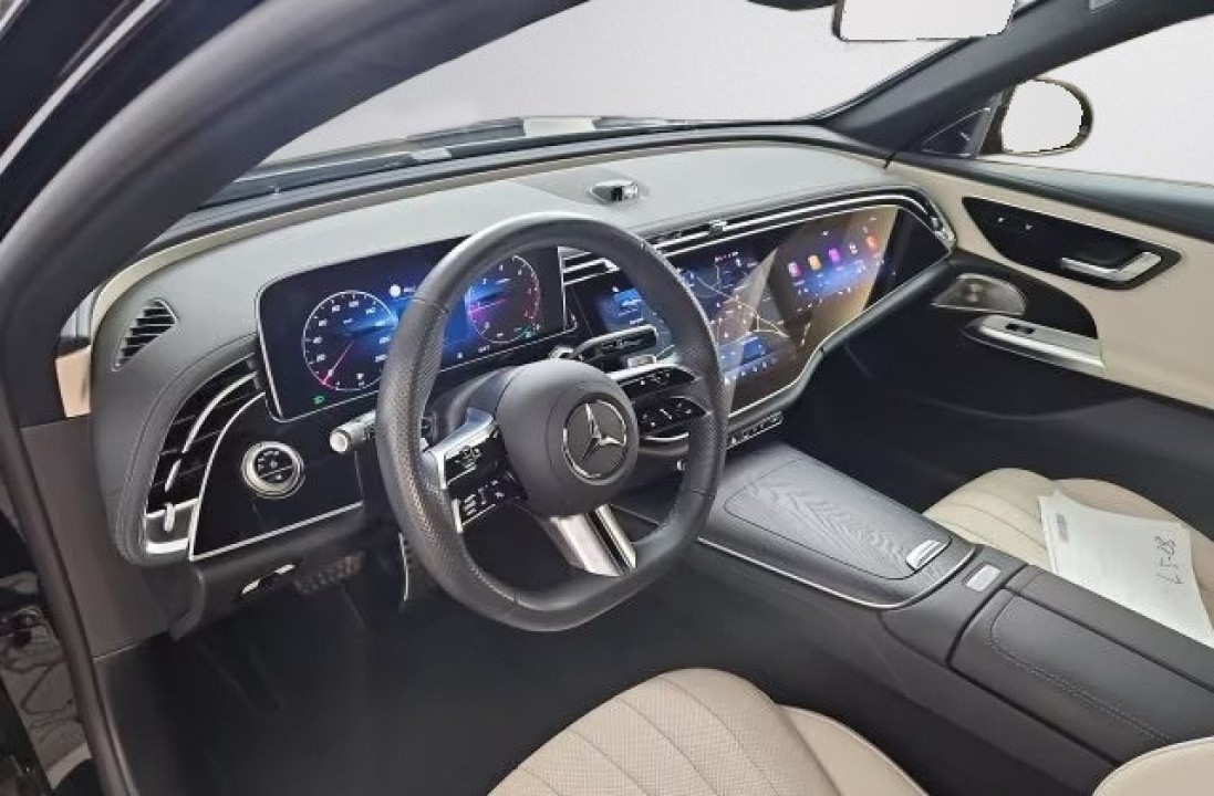 Mercedes-Benz E 220d 4MATIC AMG - foto 8