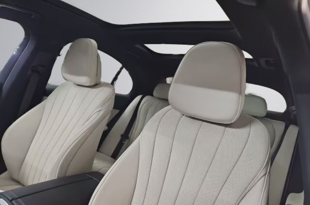 Mercedes-Benz E 220d 4MATIC AMG - foto 11