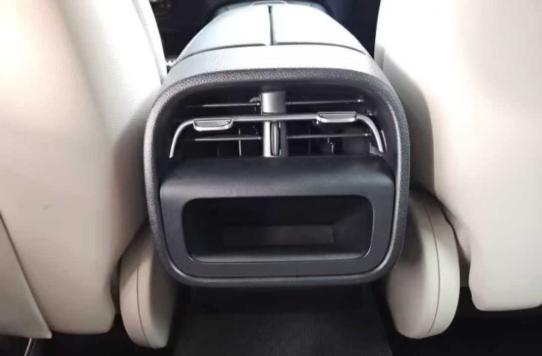 Mercedes-Benz E 220d 4MATIC AMG - foto 15