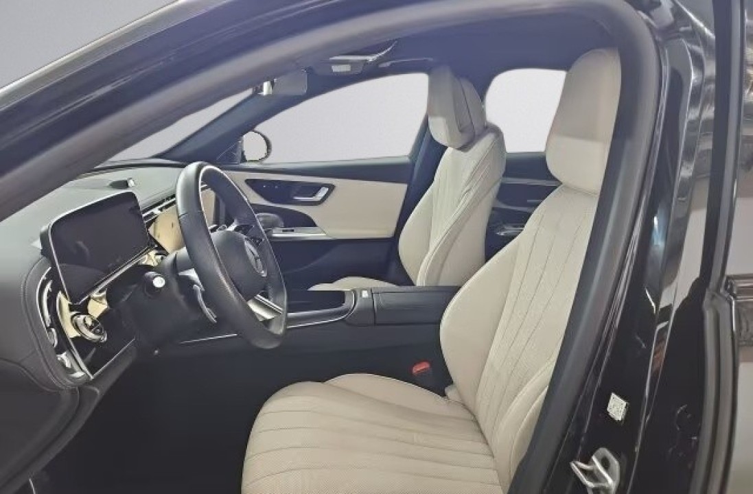 Mercedes-Benz E 220d 4MATIC AMG - foto 9