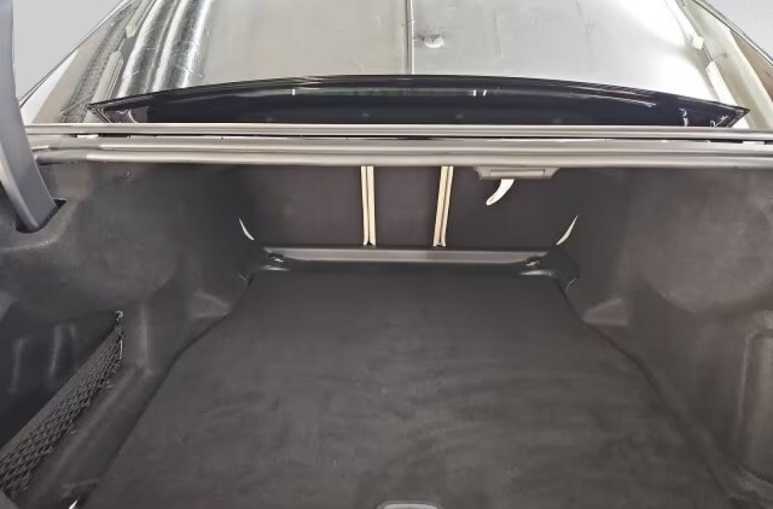 Mercedes-Benz E 220d 4MATIC AMG - foto 22