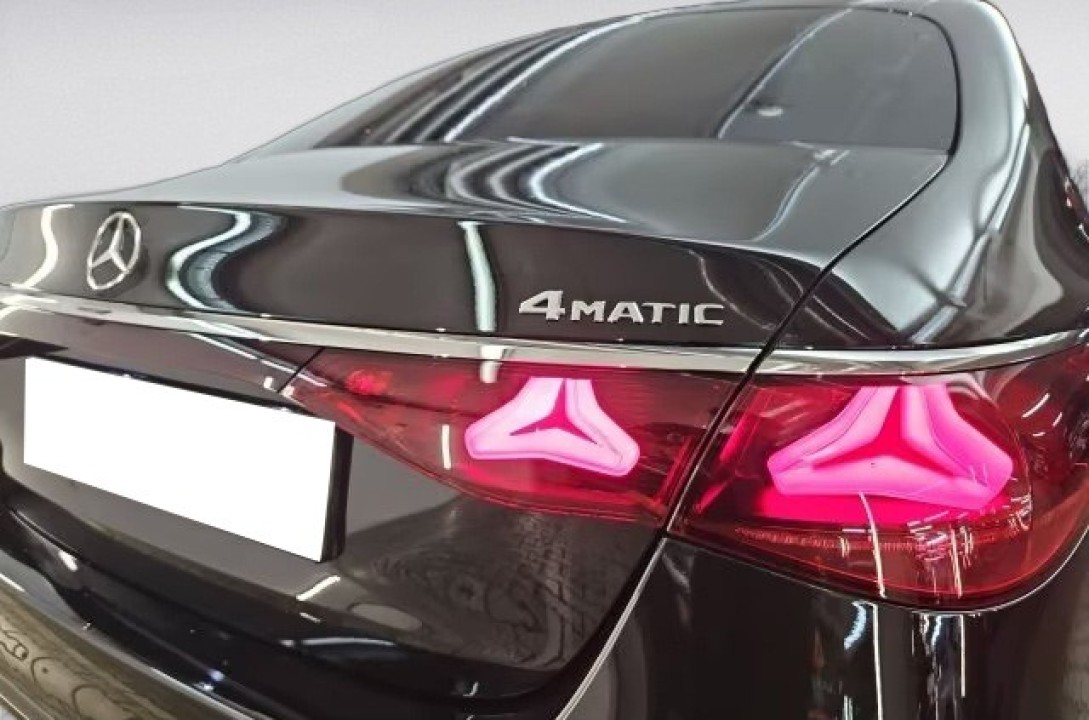 Mercedes-Benz E 220d 4MATIC AMG - foto 21