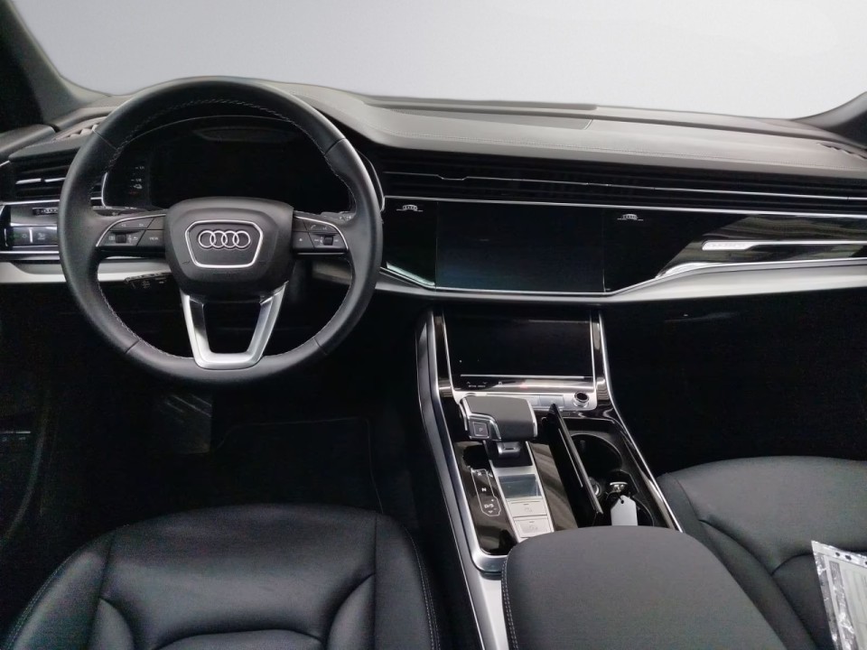 Audi Q7 55 TFSIe quattro (5)