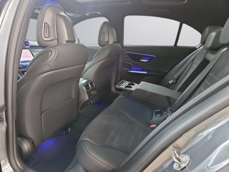 Mercedes-Benz C 300 4MATIC AMG - foto 12
