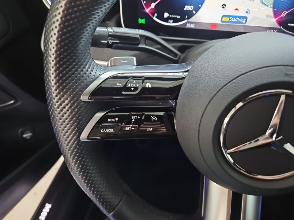 Mercedes-Benz C 300 4MATIC AMG - foto 8