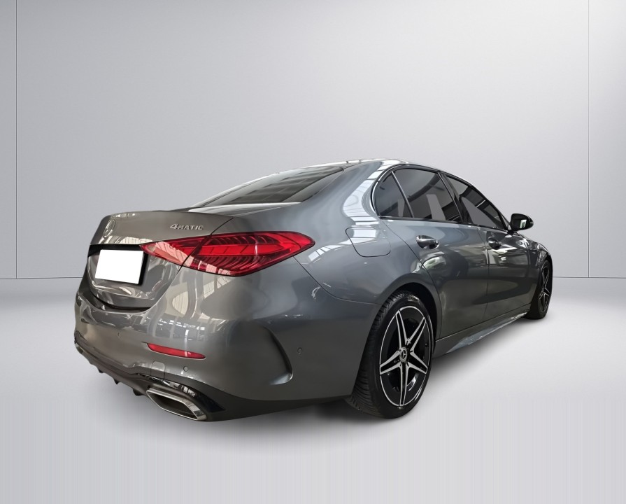 Mercedes-Benz C 300 4MATIC AMG (2)