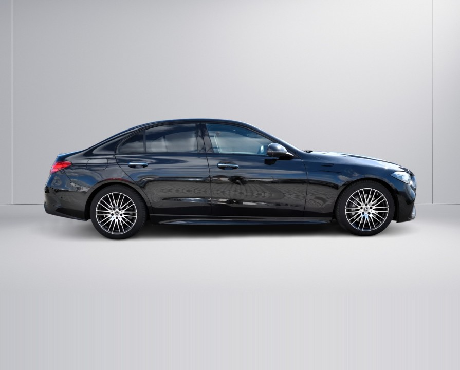 Mercedes-Benz C 300 4MATIC AMG (2)