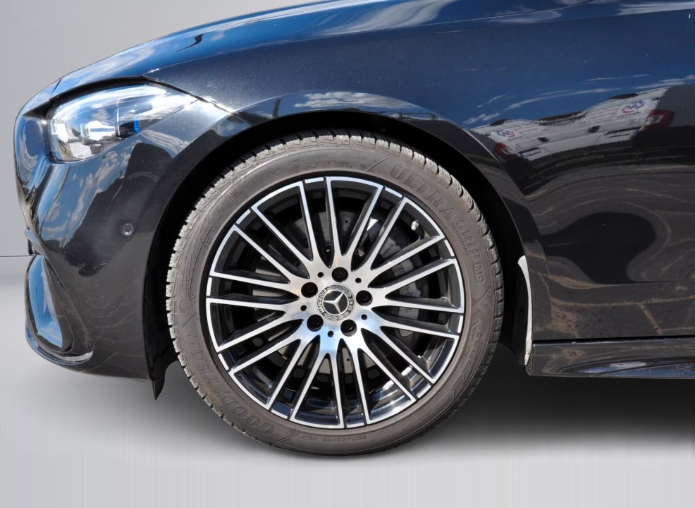 Mercedes-Benz C 300 4MATIC AMG - foto 13