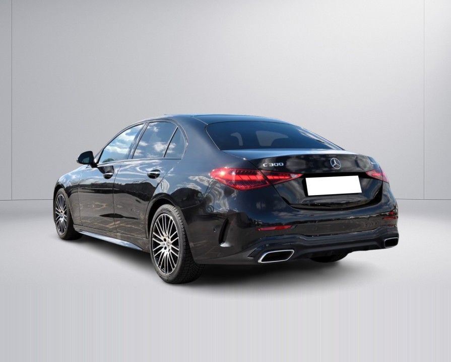 Mercedes-Benz C 300 4MATIC AMG (5)