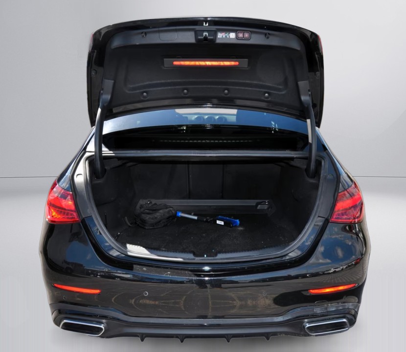 Mercedes-Benz C 300 4MATIC AMG - foto 12