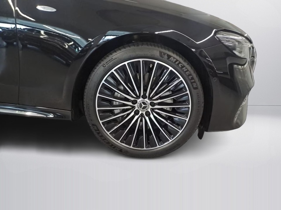 Mercedes-Benz E 400e 4MATIC Exclusive - foto 17