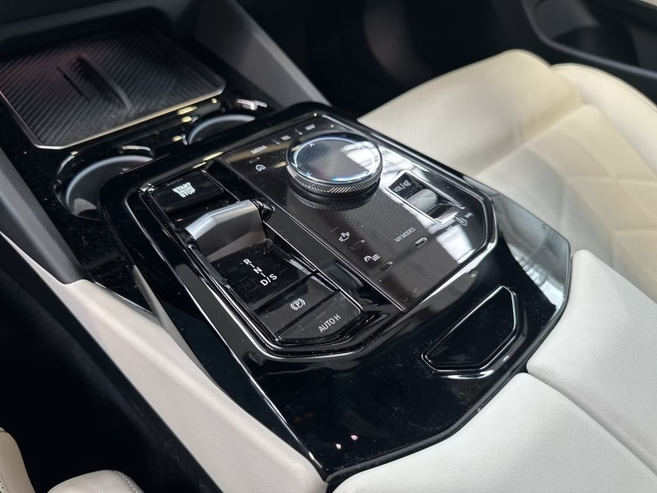 BMW Seria 5 520d xDrive - foto 10