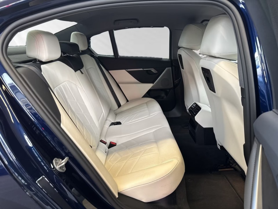 BMW Seria 5 520d xDrive - foto 12